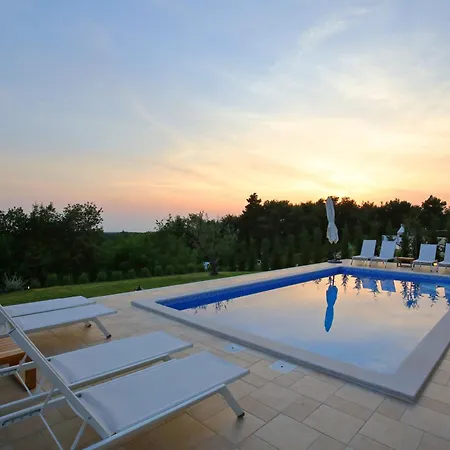 Babudri Near Porec For 10 People With Jacuzzi & Villa