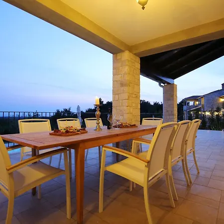 Babudri Near Porec For 10 People With Jacuzzi & * Strpacici