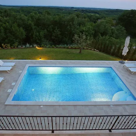 Villa Babudri Near Porec For 10 People With Jacuzzi &