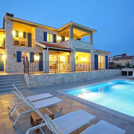 Villa Babudri Near Porec For 10 People With Jacuzzi & *