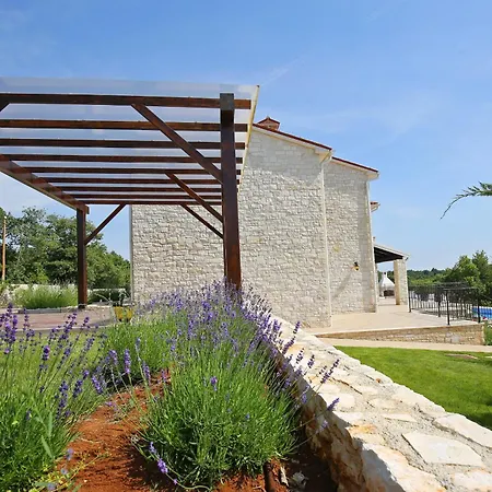 Babudri Near Porec For 10 People With Jacuzzi &