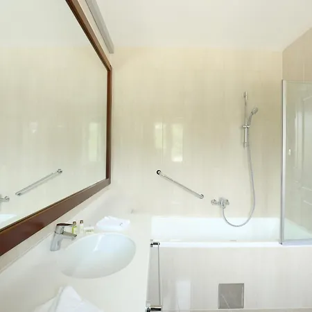 Babudri Near Porec For 10 People With Jacuzzi & Villa
