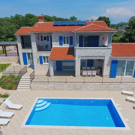 Villa Babudri Near Porec For 10 People With Jacuzzi & Strpacici