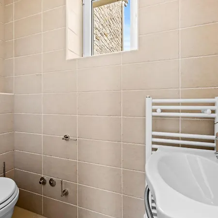 Babudri Near Porec For 10 People With Jacuzzi & Strpačići