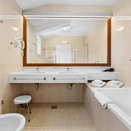 Babudri Near Porec For 10 People With Jacuzzi &
