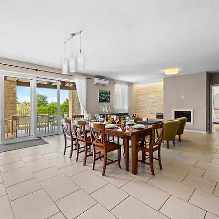 Babudri Near Porec For 10 People With Jacuzzi & Villa