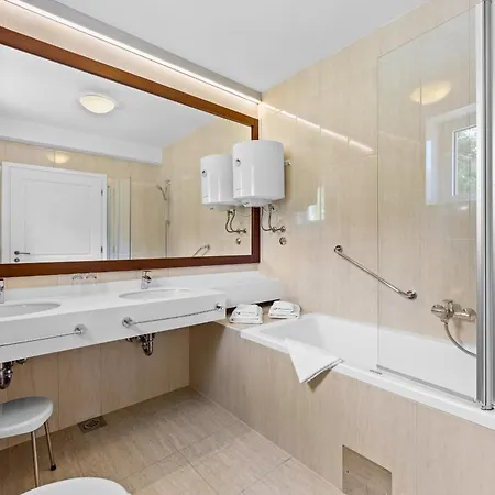Babudri Near Porec For 10 People With Jacuzzi & * Strpačići