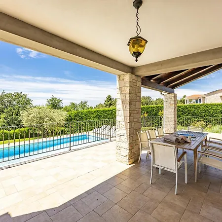 Babudri Near Porec For 10 People With Jacuzzi & Villa *